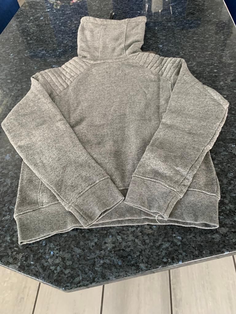 Pulls & Sweat-shirts: Pullover – D'occasion à Niedergösgen par 7591 2