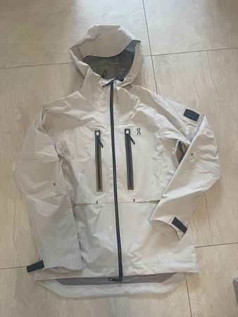 On Running Regenjacke Jacke, Damen Grösse L, neu