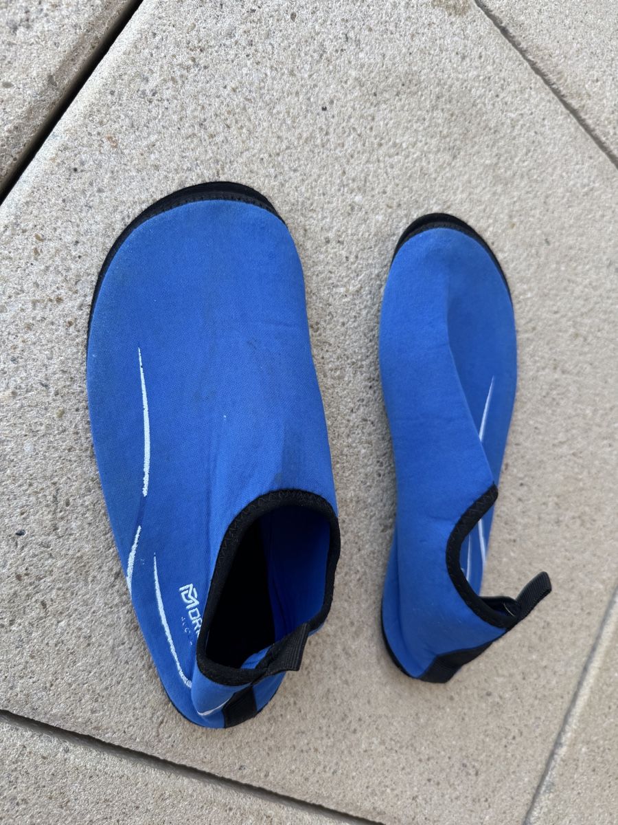 Herrenschuhe: Swimming pool/water slippers – Gebraucht aus Fribourg von BarbaraD