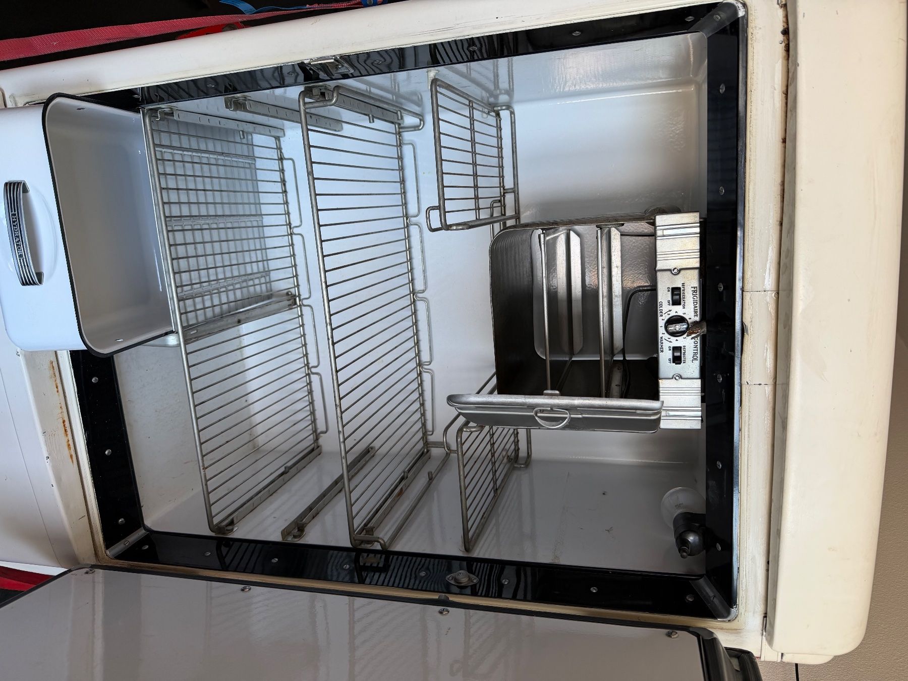 Armadi: Frigidaire von 1937 – Usato da Zürich venduto da Zebe 1