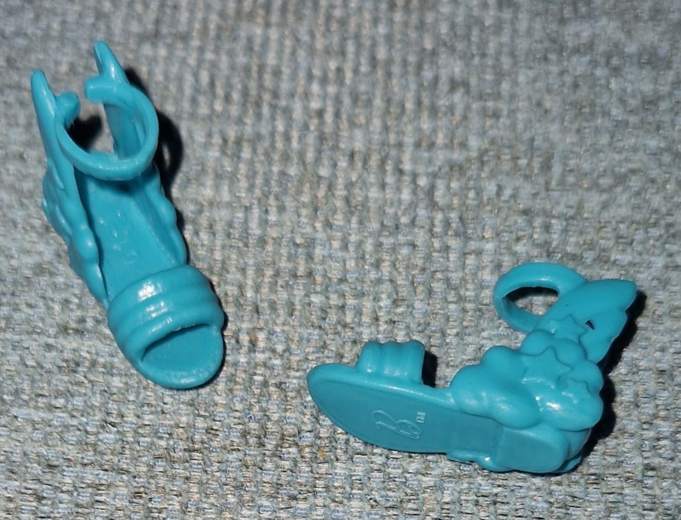 Bambole: chaussures pour Barbie  – Usato da Couvet venduto da Pioune