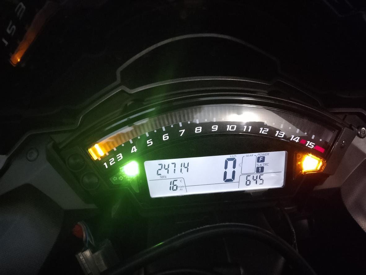 Kawasaki Strada: Kawasaki ZX10R ABS – Usato da Mägenwil venduto da panthera57 9
