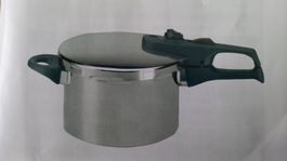 2 Schnellkochtöpfe Edelstahl, 6 und 2 Lt. wenig gebraucht.