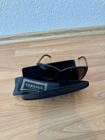 Elegante Versace Sonnenbrille - Perfekt für den Sommer!