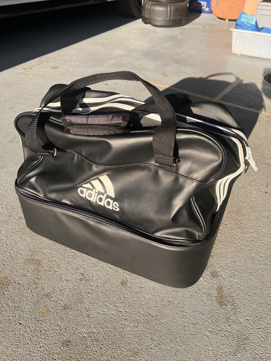 Adidas Borse: ADIDAS Trainingstasche - Fußball – Usato da Steinen venduto da WfloR