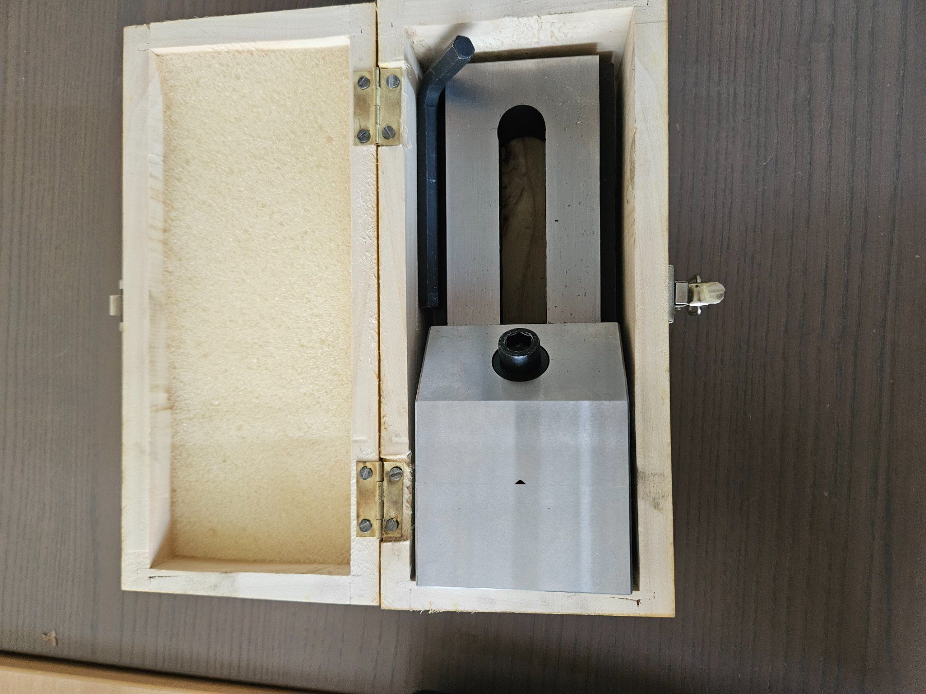 Alle Werkzeuge: Schraubstock - Präzisionsspanner neuwertig – Neu und originalverpackt aus Römerswil LU von Helfenstein6027 2