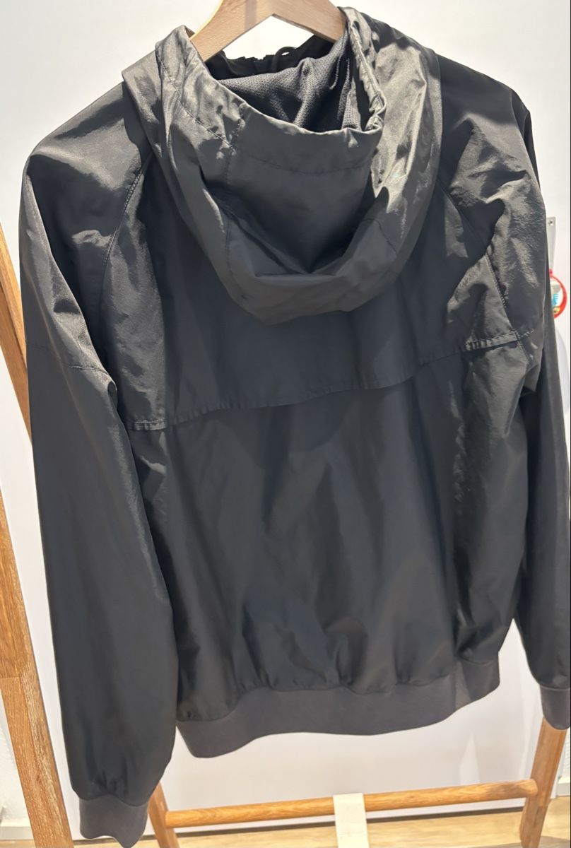 Nike Vestes: Nike wind jacket black size S – Neuf (Voir description) à Zürich par william933 1