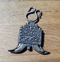 Vintage Ethno-Anhänger mit Klauen / Zähnen