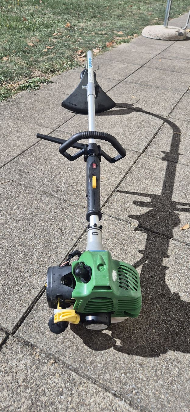 Toutes les machines: Débroussailleuse Okay – D'occasion à Le Noirmont par fre_w5hv 2