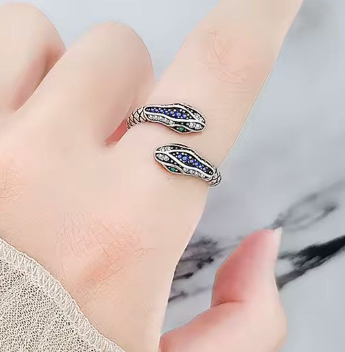 Ringe: Einzigartiger Ring verstellbar & versilbert – Neu und originalverpackt aus Eschenbach SG von ...- 1