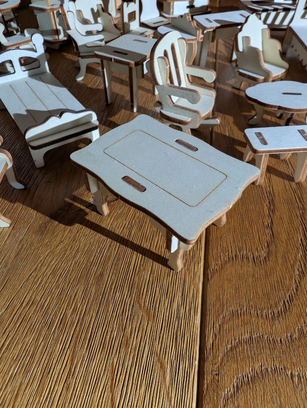 Puppenhäuser & -möbel: Puppenhaus Holz mit Mobiliar – Gebraucht aus Oberengstringen von Sgundel 5