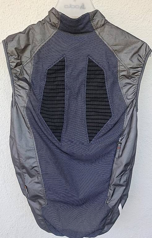 Gilets: X-Bionic Veloweste, Windbreaker, Gilet, Gr. L – D'occasion à Benzenschwil par islandtreter 1