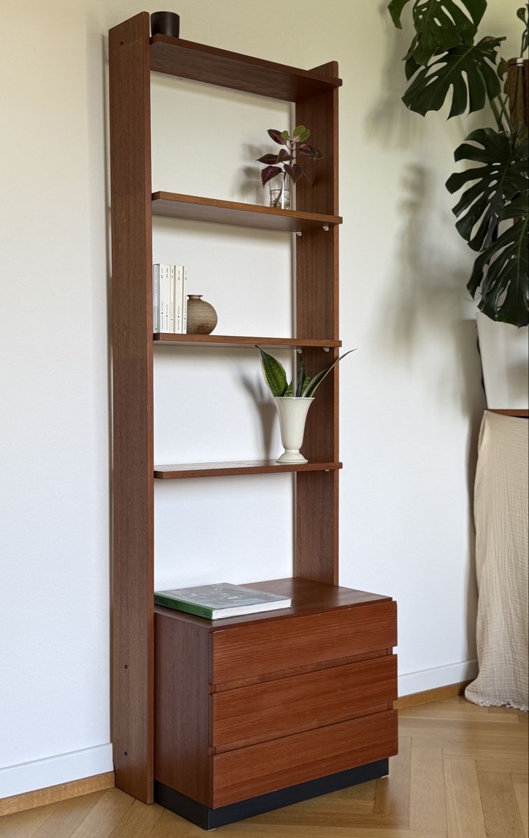 Scaffali: Midcentury Teak Regal – Usato da Basel venduto da Barty 1