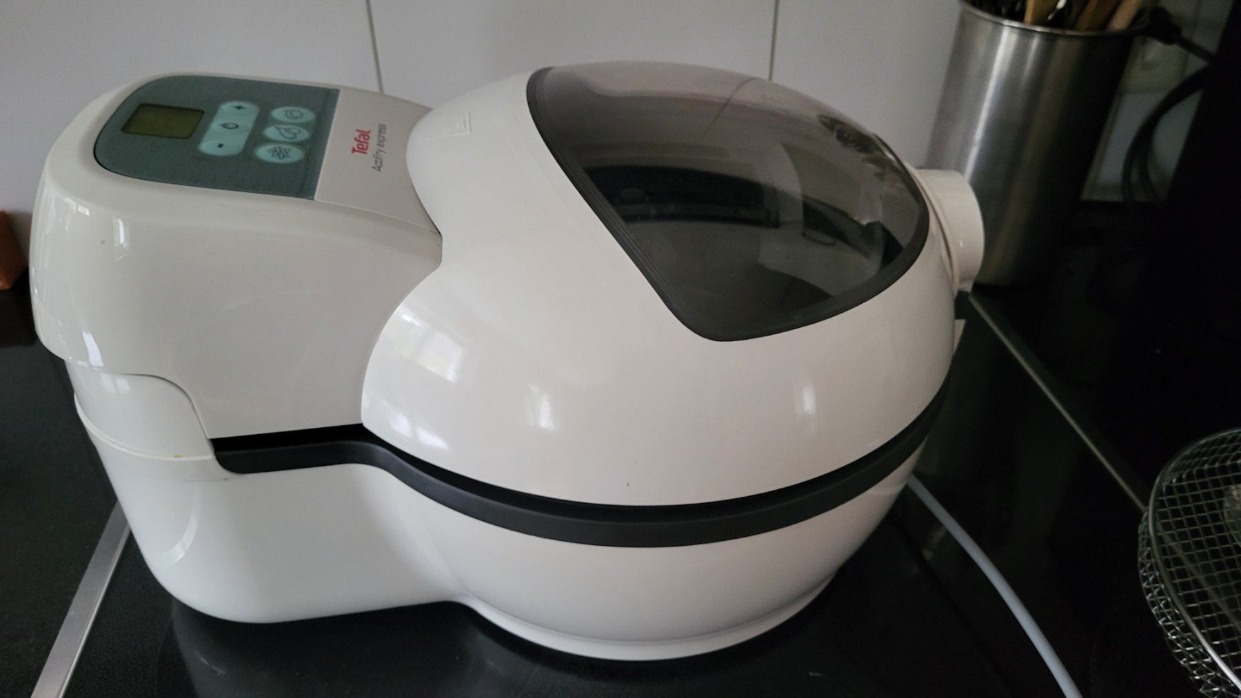 Tefal Elettrodomestici da cucina: Tefal Actifry Heissluftfritteuse weiss – Usato da Sevelen venduto da Cleo82 3