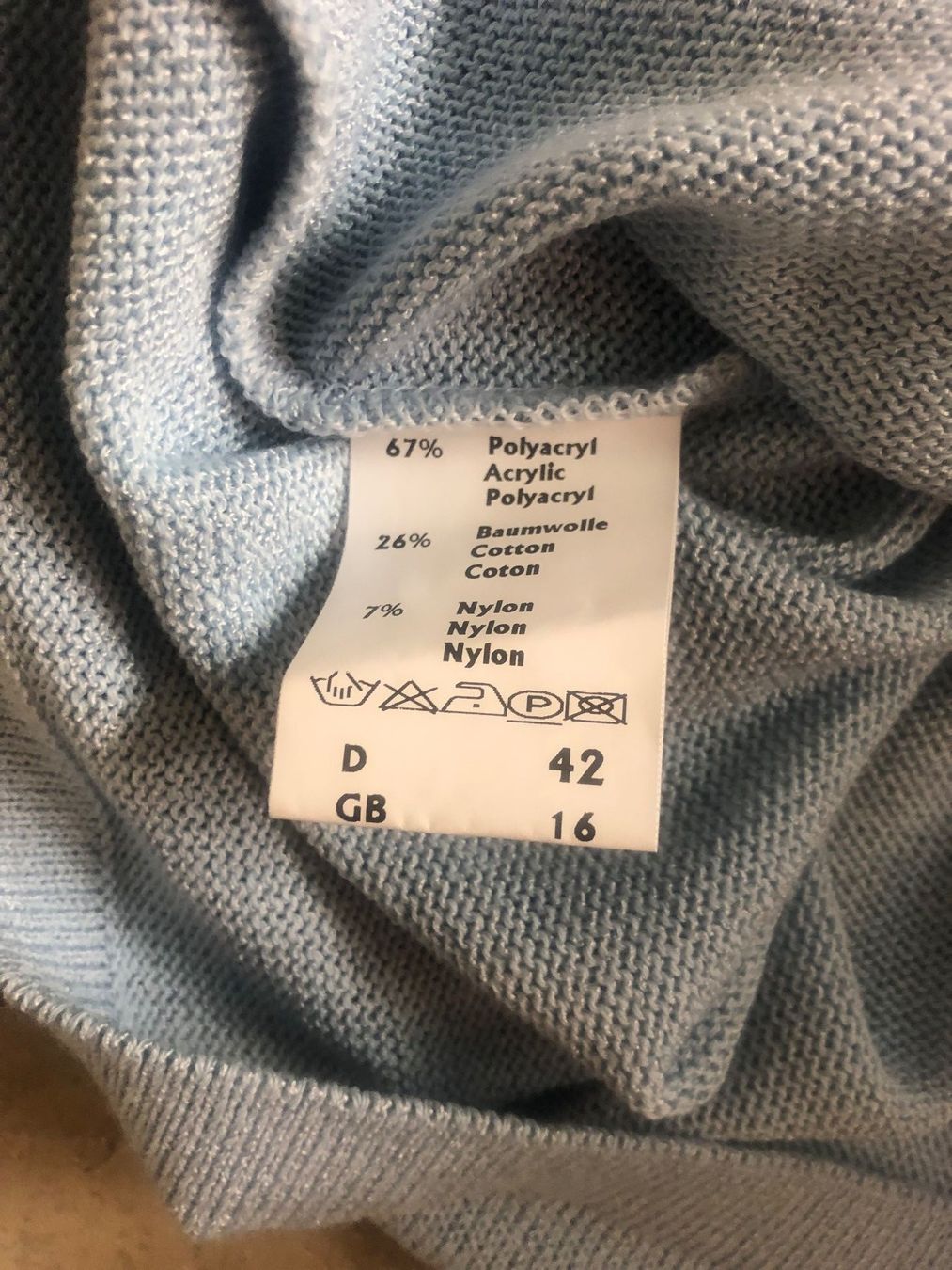 Top: Hellblaues Strickoberteil von FREYA, Gr. 42 – Usato da Basel venduto da anna123456789 4