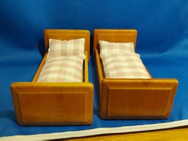 Puppenstuben-Betten, 2 Stück, Holz, Vintage