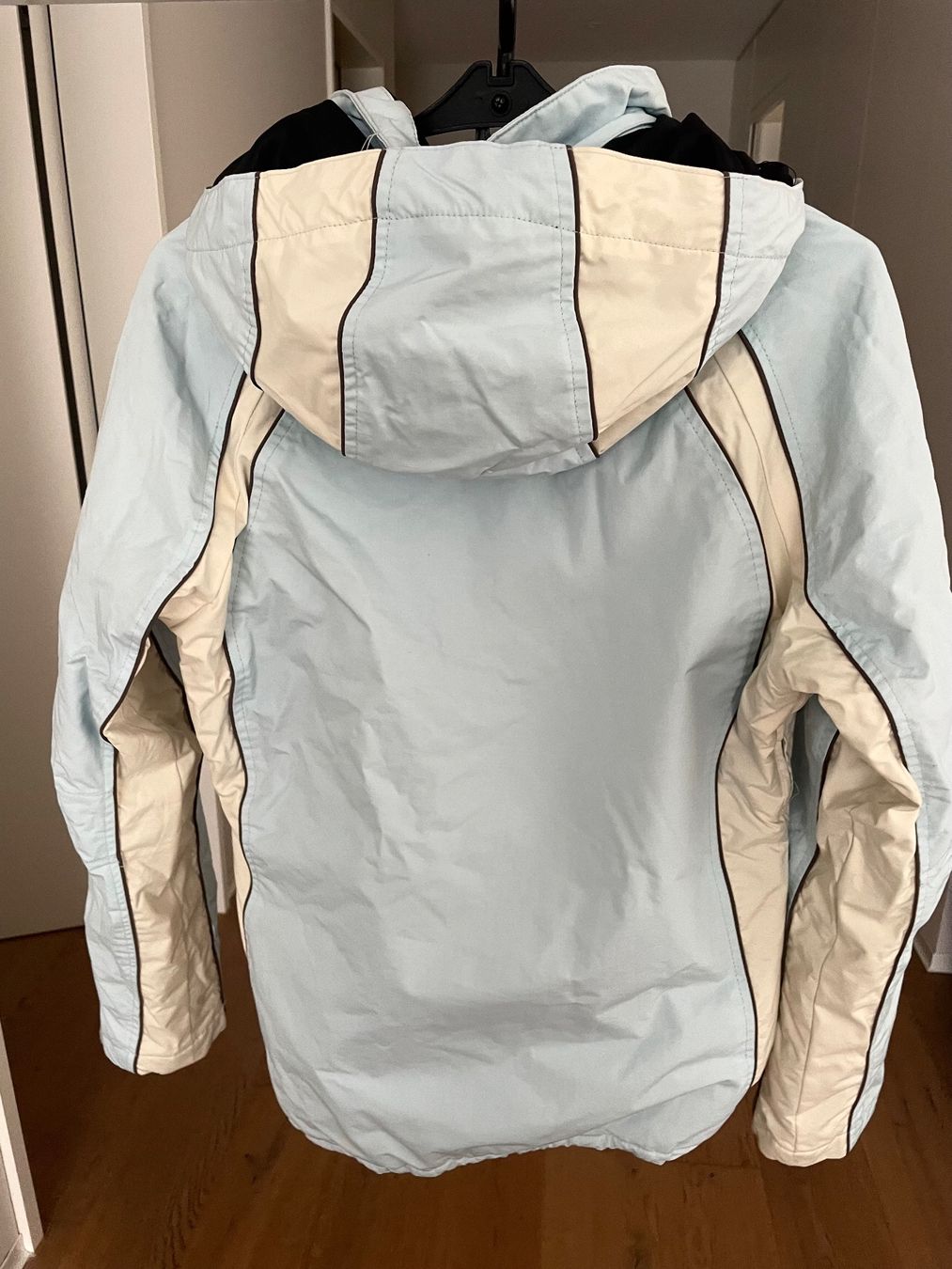 H&M Completi & Tailleur: Skianzug – Usato da Richterswil venduto da KAYLEIGH_77 1