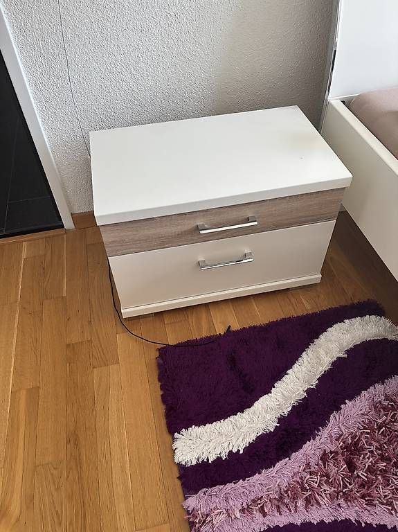 Comodini: Kommode/Nachttisch zu Bett – Usato da Zürich venduto da Santolimona