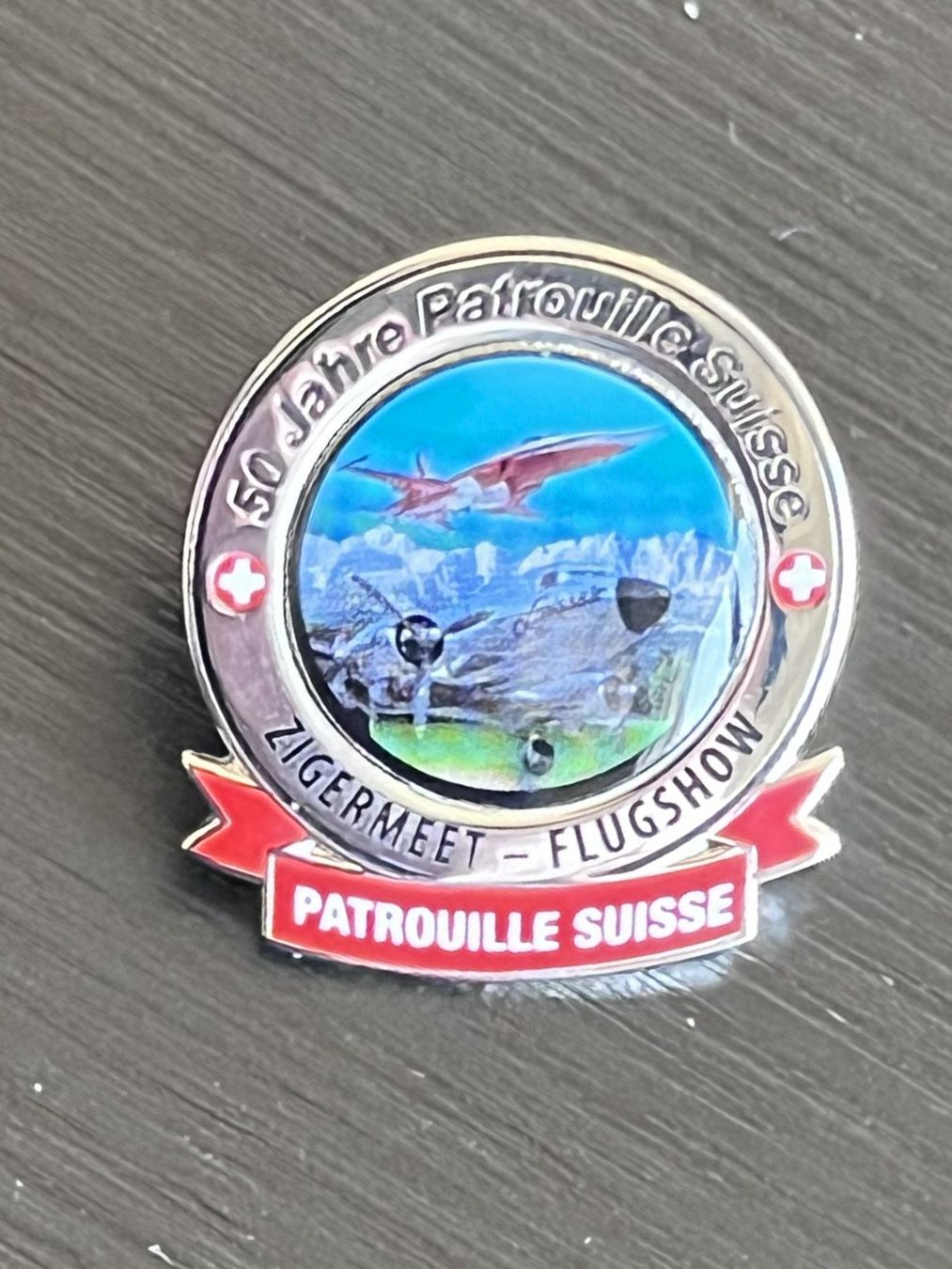 Schweizer Armee Placchette & Badge: Pin Schweizer Armee Patrouille Suisse Zigermatt Flugshow – Usato da Kriens venduto da TSCH1