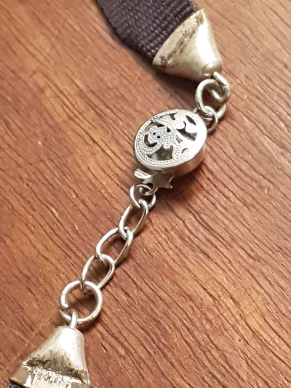 Catenine: Halsband Halskette mit Glocke ziseliert – Usato da Ettingen venduto da Maranathatalitha 3