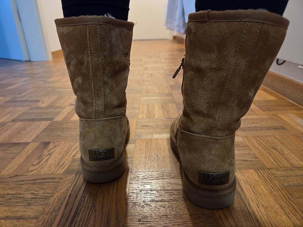Ugg Scarpe da donna: UGG Damenboots Größe 37 – Nuovo (secondo la descrizione) da Thônex venduto da Katja2121 1