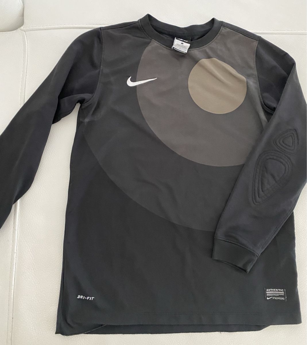 Nike Leibchen & Hosen: Nike Trikot – Gebraucht aus Opfikon von Luis144 3