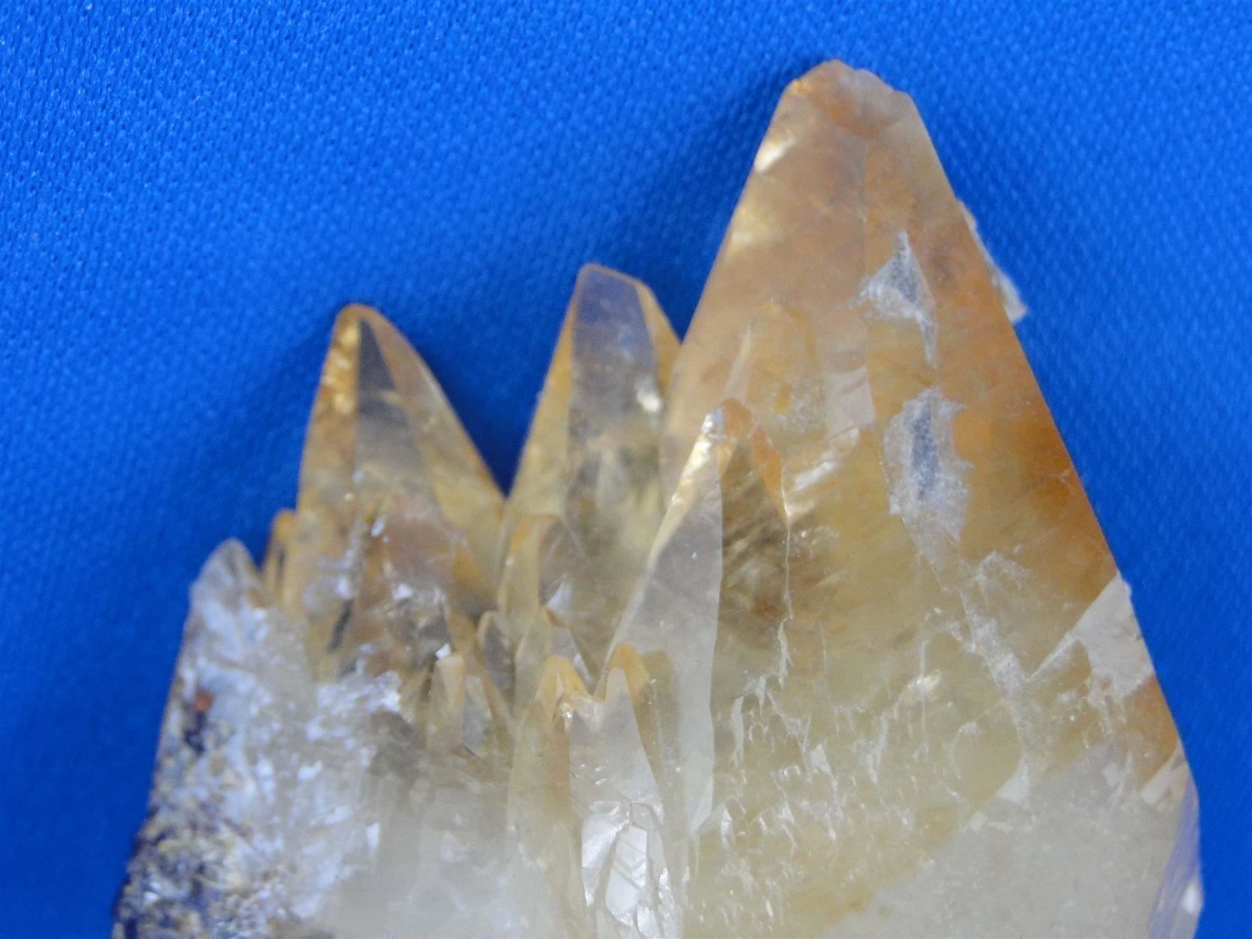 Minerali & Pietre curative: Calcit var Doppelender auf Sphalerit – Usato da Schinznach Bad venduto da Demerald 5