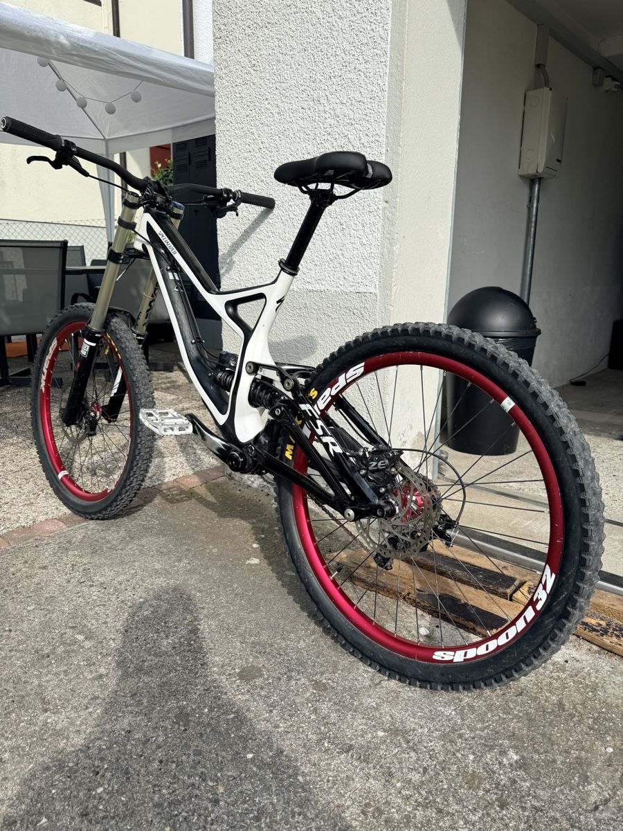 Specialized Biciclette: Specialized Demo 8 Carbon – Usato da Faoug venduto da mau_k88k