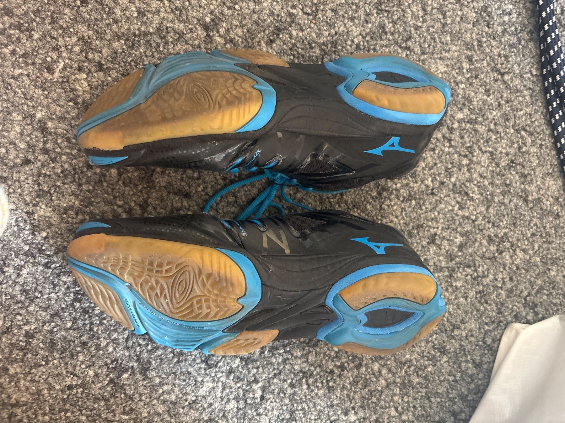 Mizuno Scarpe da uomo: Mizuno Turnschuhe blau/schwarz Grösse 42 – Usato da Münchenstein venduto da sil_h6c9 1
