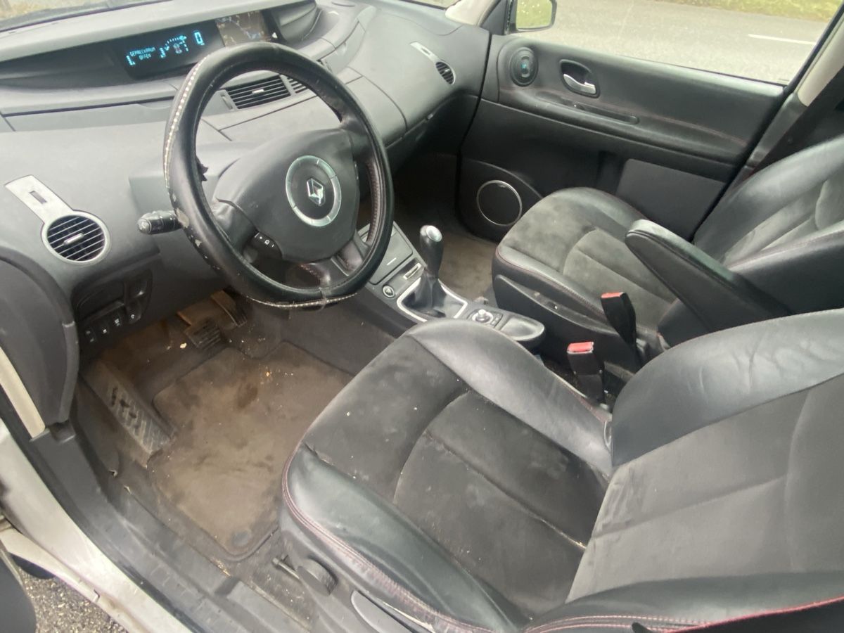 Renault Automobili: RENAULT ESPACE 3.5 Automat mit 5 Sitze -Teilespender – Usato da Bern venduto da hotcars24 4