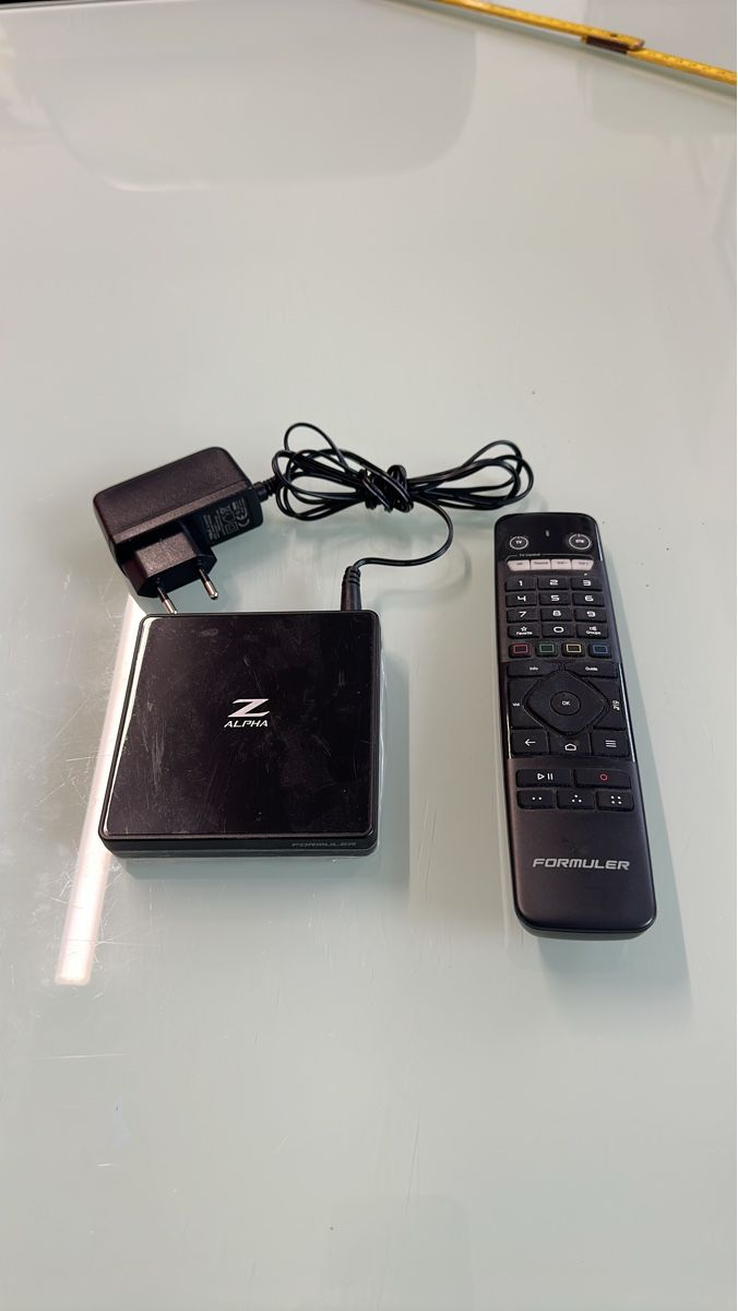 Formuler Récepteurs: Z Alpha Formuler con telecomando alimentatore usato – D'occasion à Rancate par Mixer0