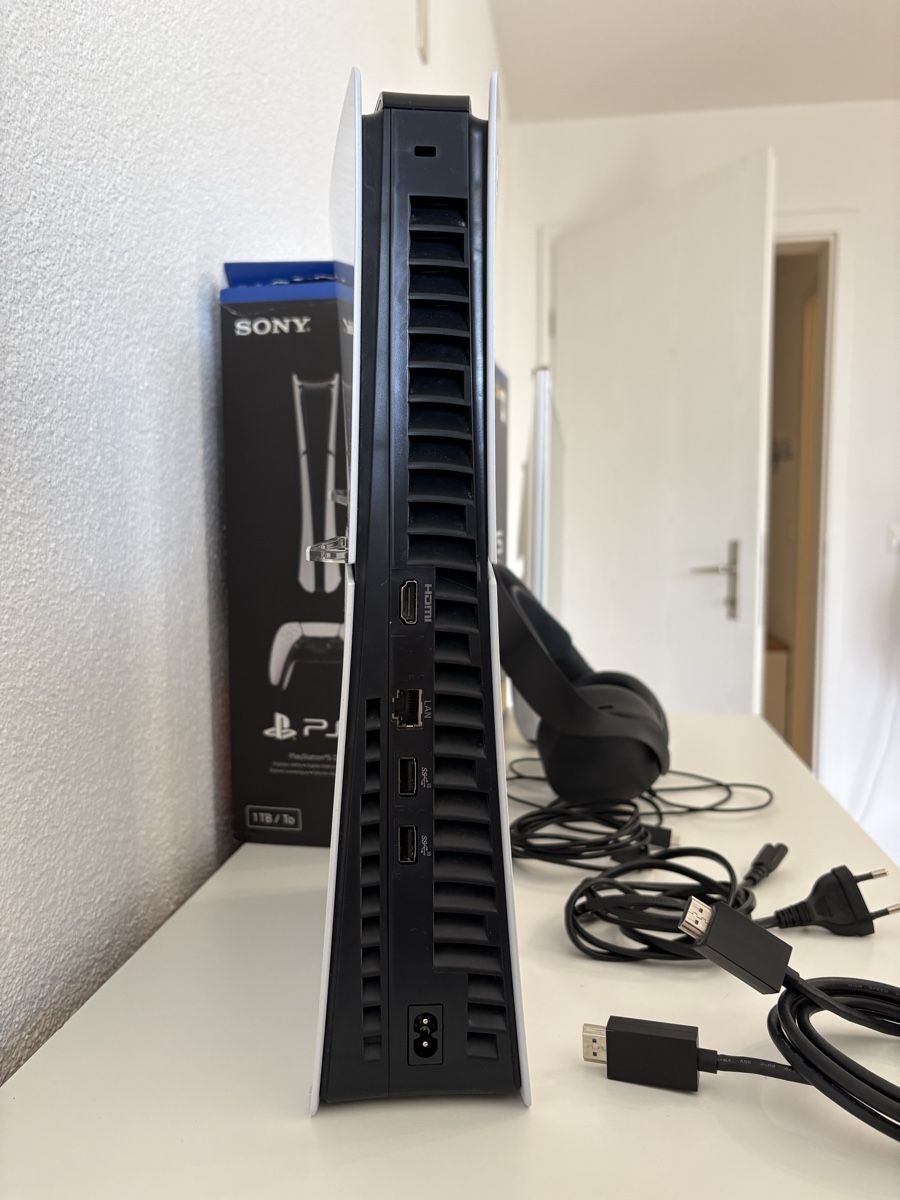 Sony Console: Sony PS5 Digital Edition + DualSense + PULSE 3D Headset – Nuovo (secondo la descrizione) da Thun venduto da kamenjasevicstjepan 2