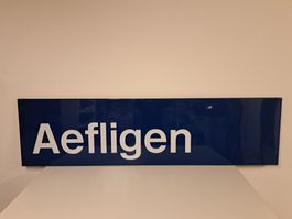 XL Emailschild Bahnhof AEFLIGEN/ BLS Bahnhofschild
