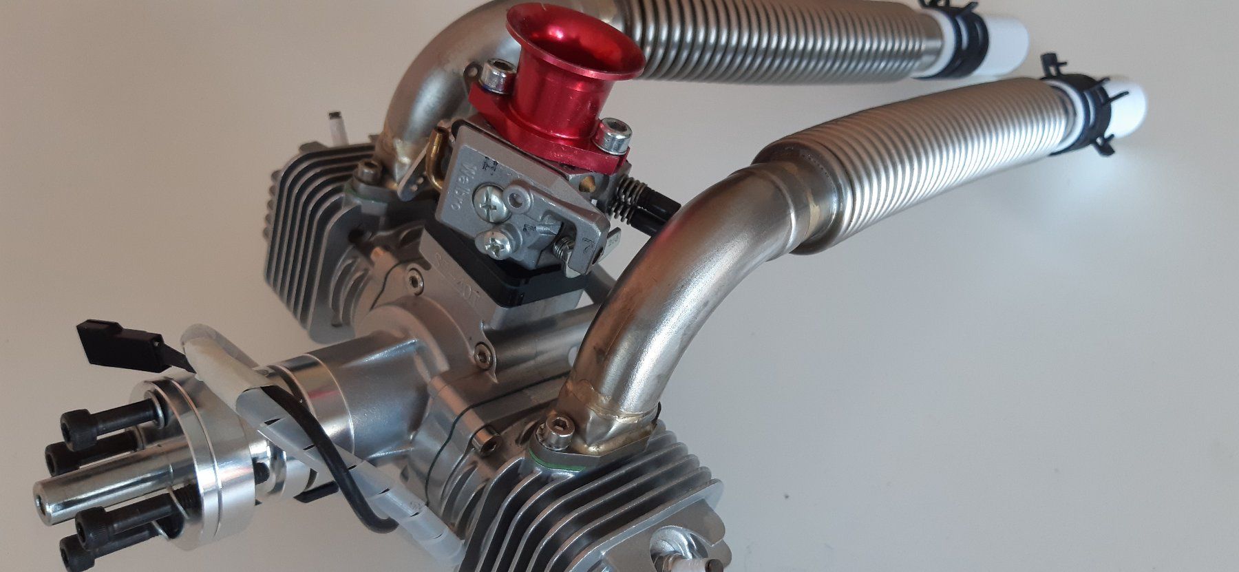 Motori: Neuwertiger RCGF 40cc Boxer Motor mit Krumscheid Dämpfer – Usato da Fahrwangen venduto da Hangblick