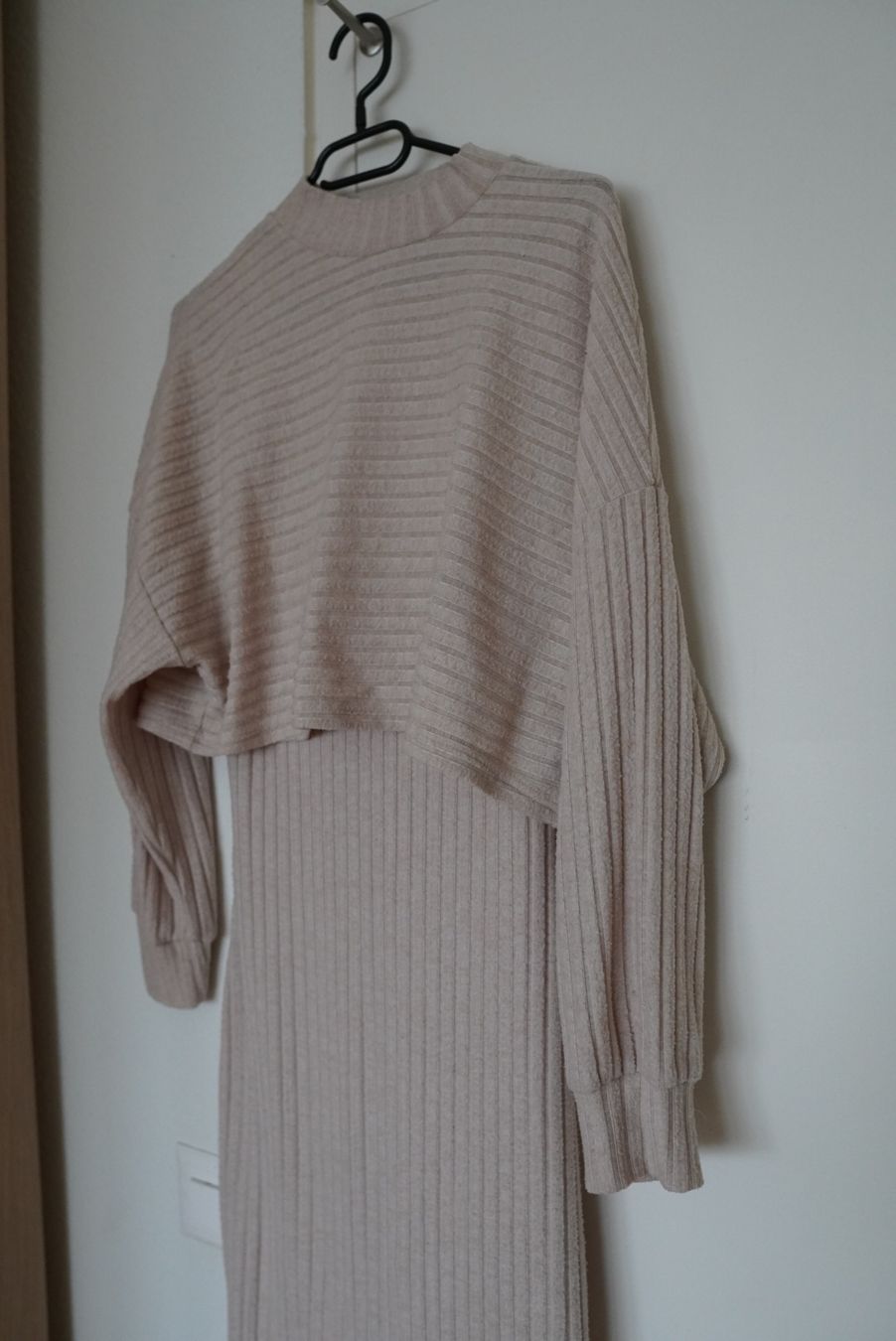 Lotti di vestiti: Ensemble robe + pull beige côtelé Taille S – Usato da Onex venduto da Magou_31 1