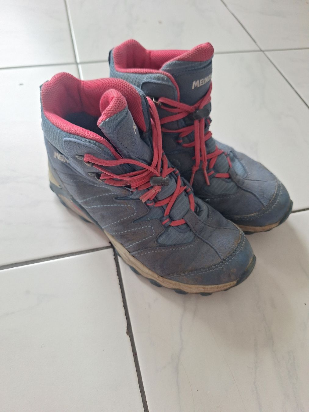 Meindl Schuhe für Jungen: Wanderschuhe Meindl Gore-Tex Grösse 33 – Gebraucht aus Kreuzlingen von nissie88