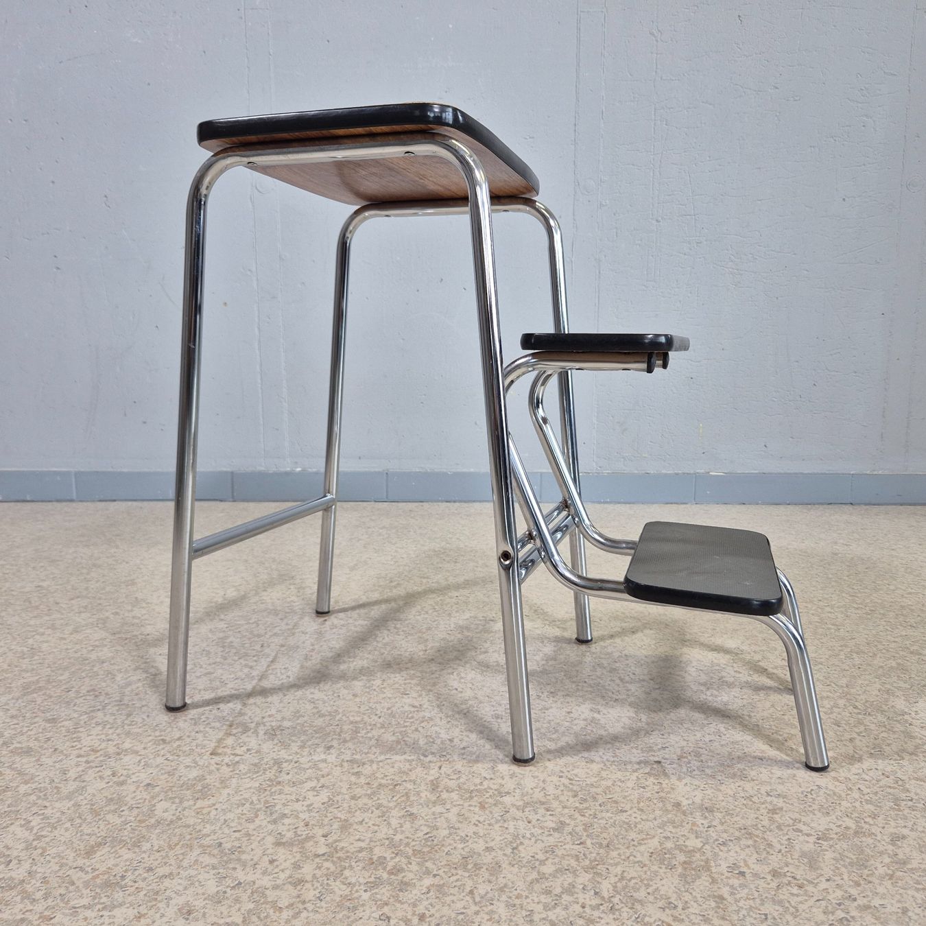 Sgabelli: Step-Stool Tritthocker 3-Tritt Hocker grau – Usato da Nottwil venduto da Wondewa-Shop 6