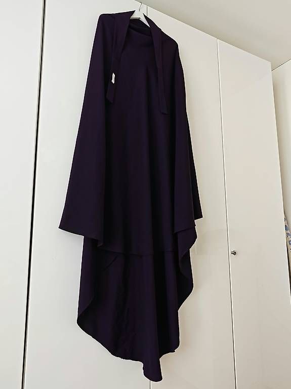 Pulls & Sweat-shirts: Langer Khimar violett – D'occasion à Basel par ukhtyy