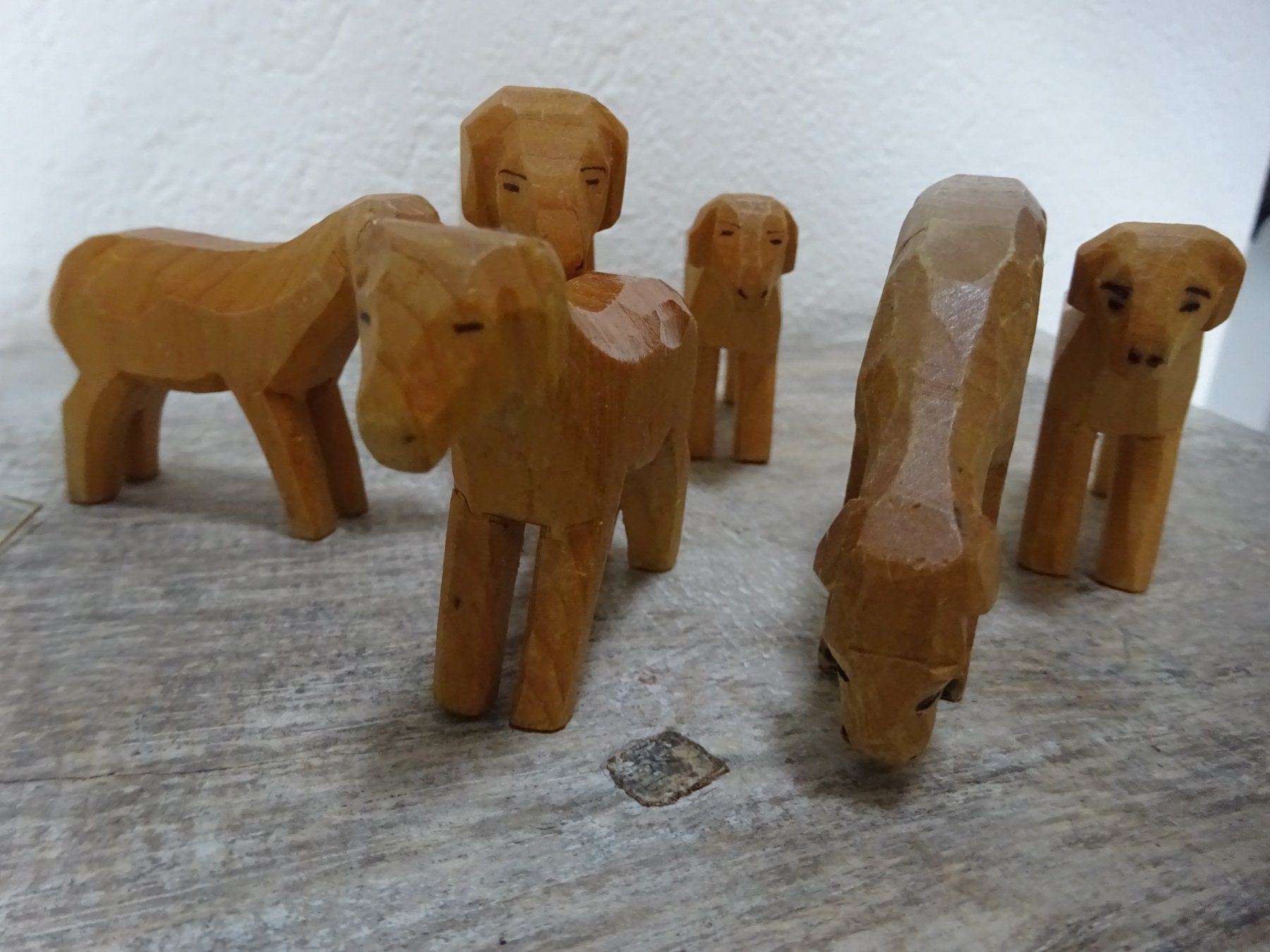 Figuren: 6 antike Trauffer Schafe / Holz Krippe – Gebraucht aus Oetwil am See von Senegal 1