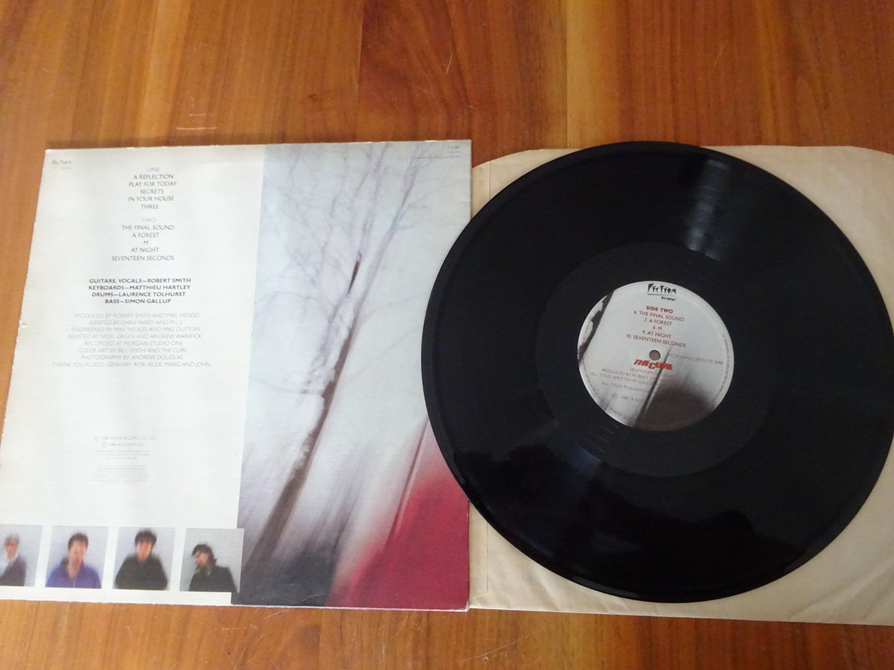Dischi in vinile: THE CURE ** SEVENTEEN SECONDS ** AKTION 80.- – Usato da Luzern venduto da xrayspex99 4