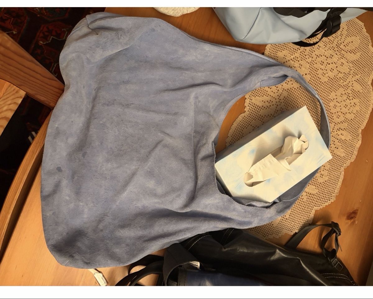 Taschen für Damen: HELLBLAUE WILDLEDER-SHOPPER-TASCHE – Gebraucht aus Zürich von lil_6sbt 1