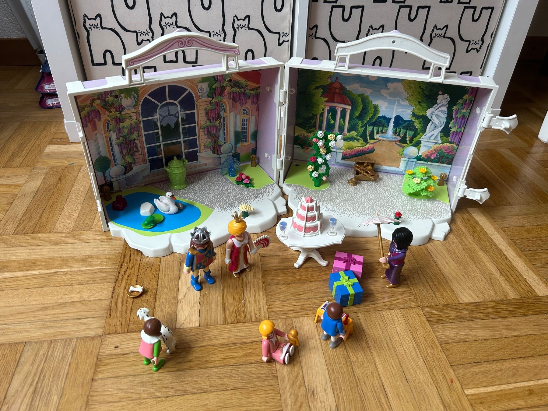 Playmobil Spielzeuge: Playmobil valise anniversaire royal – Gebraucht aus Malleray von Keimy32