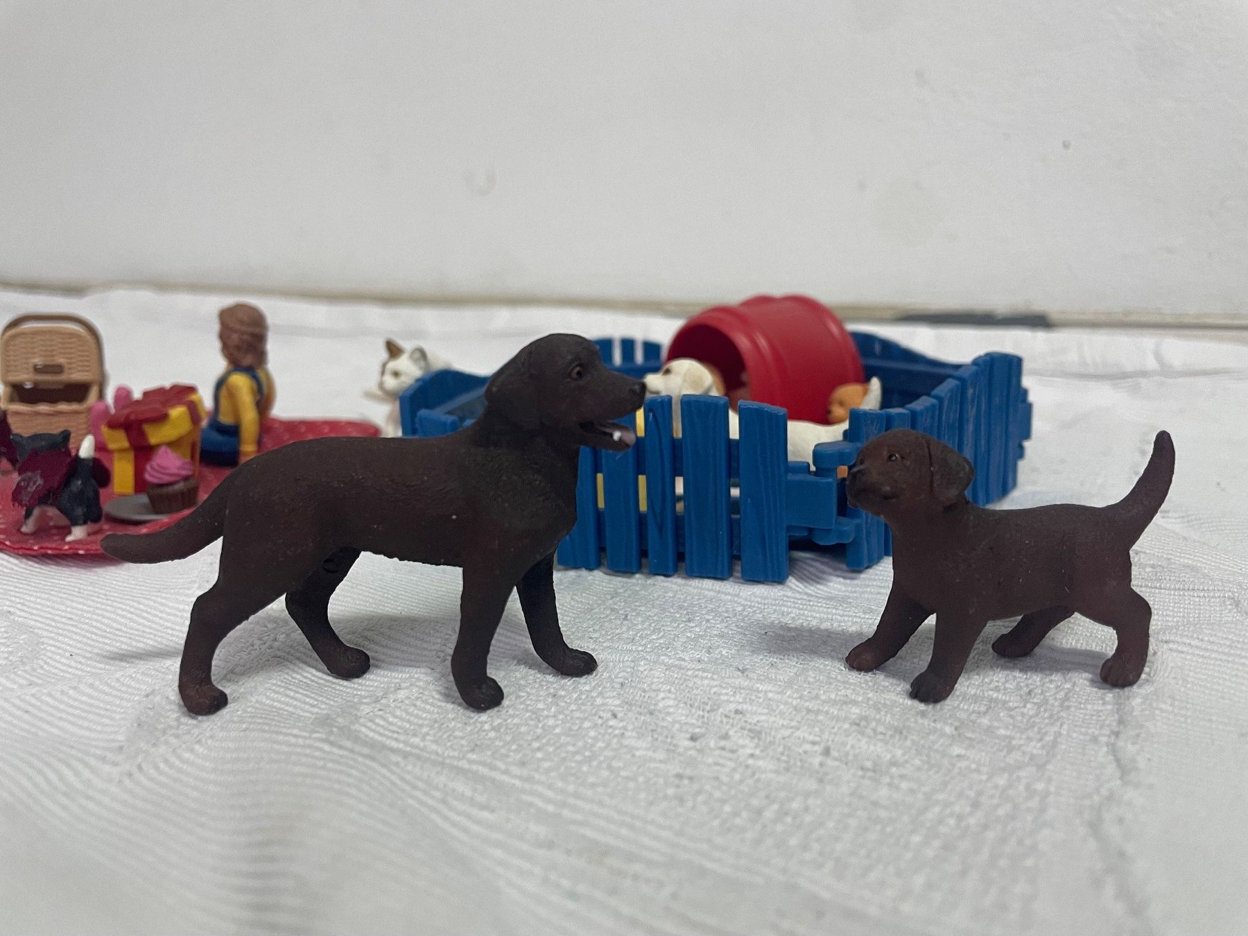 Schleich Spielzeuge: Schleich Hunde Picknick, 116 – Gebraucht aus Chur von JennyAlexander 4