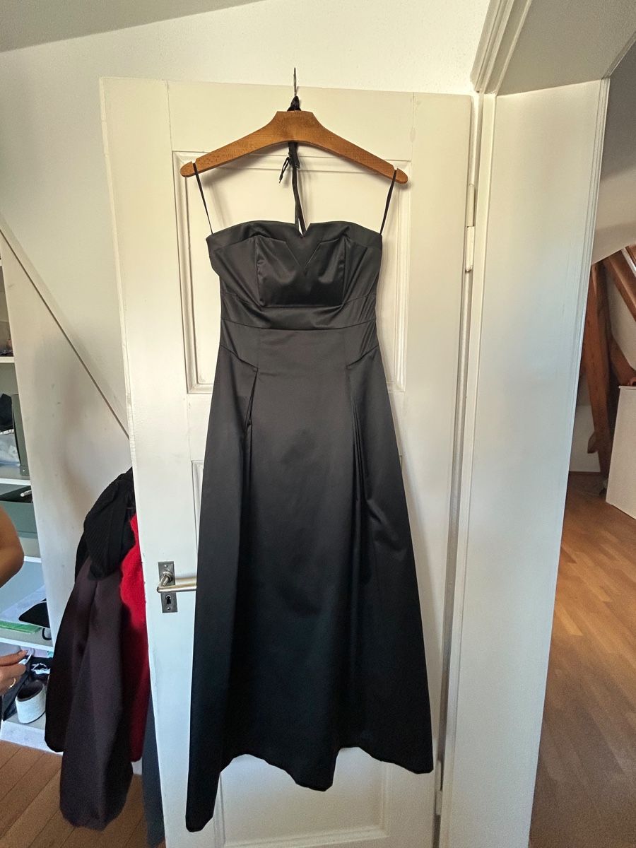 Mexx Kleider: Abendkleid – Gebraucht aus RIEHEN von mia_g9zk