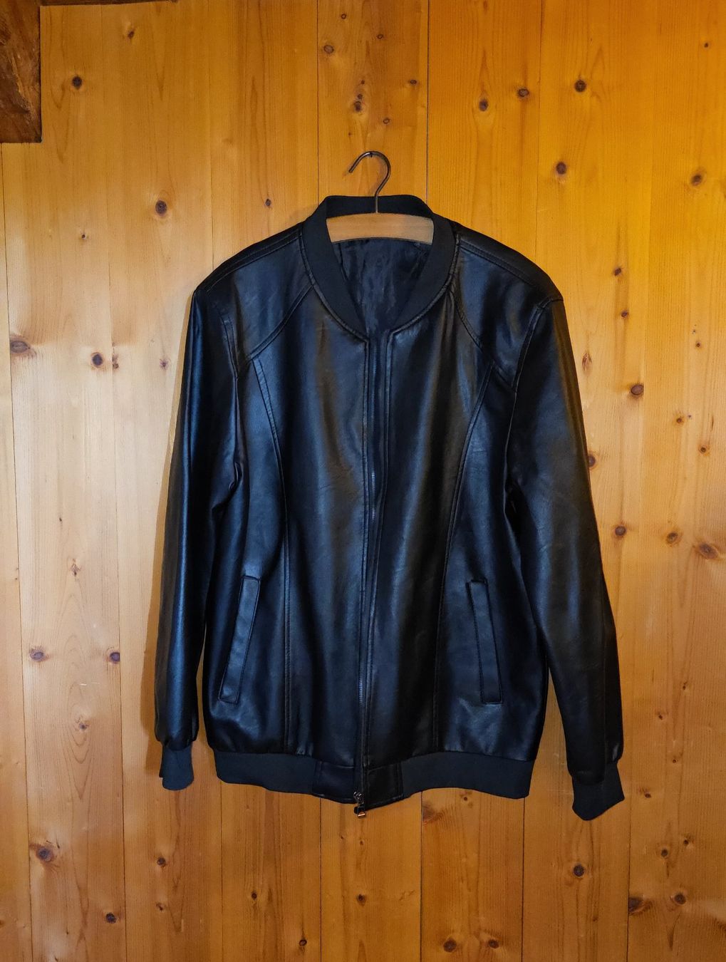 Giacche: Stylische schwarze Bomberjacke – Usato da Wald ZH venduto da swi_lzk6 5