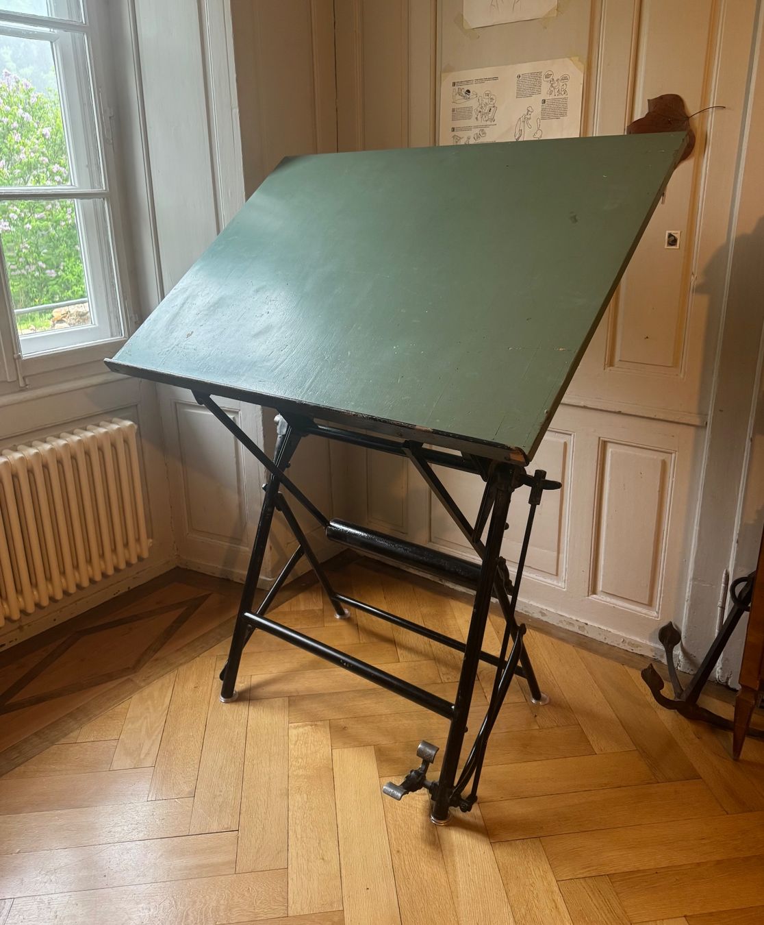 Tavoli: Table à dessin ancienne / sublime et parfait etat – Nuovo (secondo la descrizione) da Arnex-sur-Orbe venduto da cameleonfringant 4