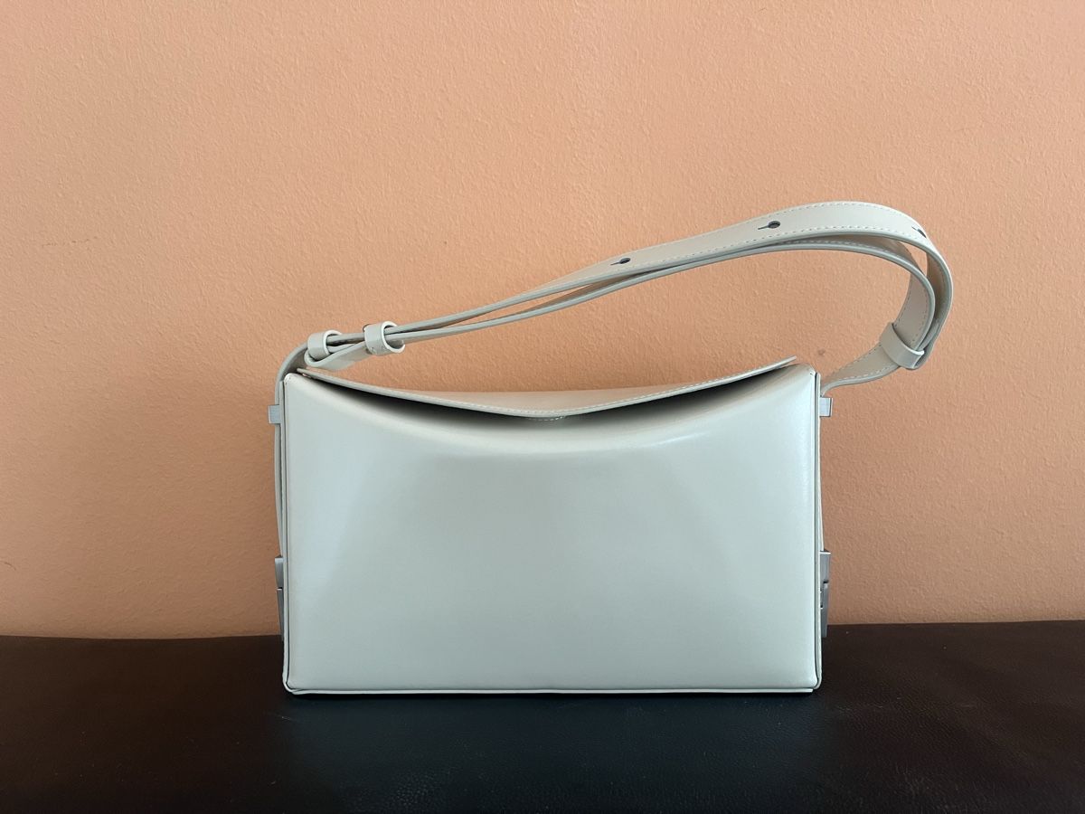 Borse da donna: Osoi box bag. Almost perfect state. No flaws. – Nuovo (secondo la descrizione) da Zürich venduto da ler_p76p