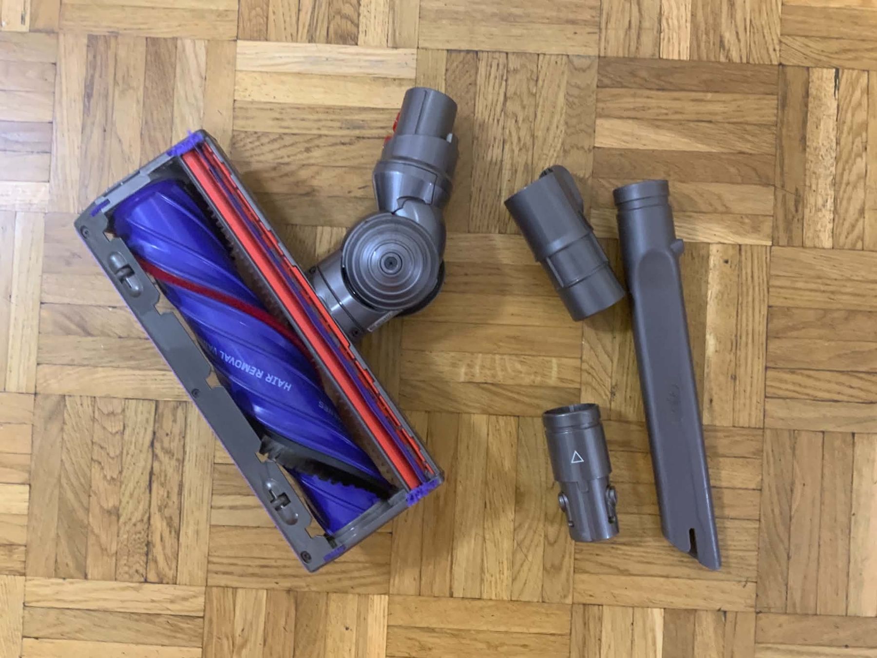 Dyson Altro per la casa: Brosse et accessoires Dyson V12 – Usato da Lausanne venduto da cjrrviseu 1