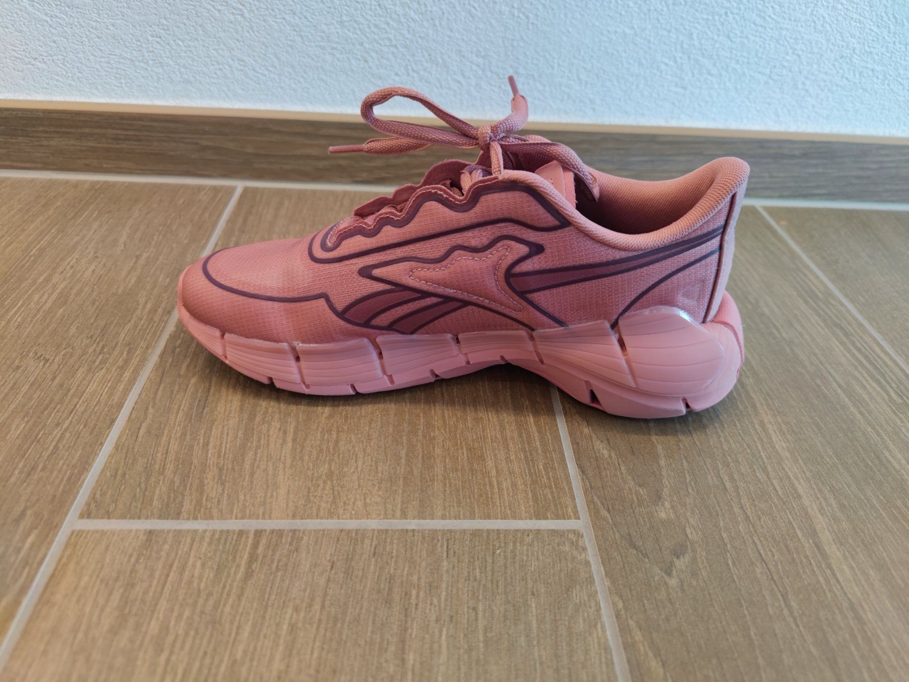 Scarpe da donna: VICTORIA BECKHAM X Reebok – Nuovo (secondo la descrizione) da Wetzikon ZH venduto da masterzopp 2
