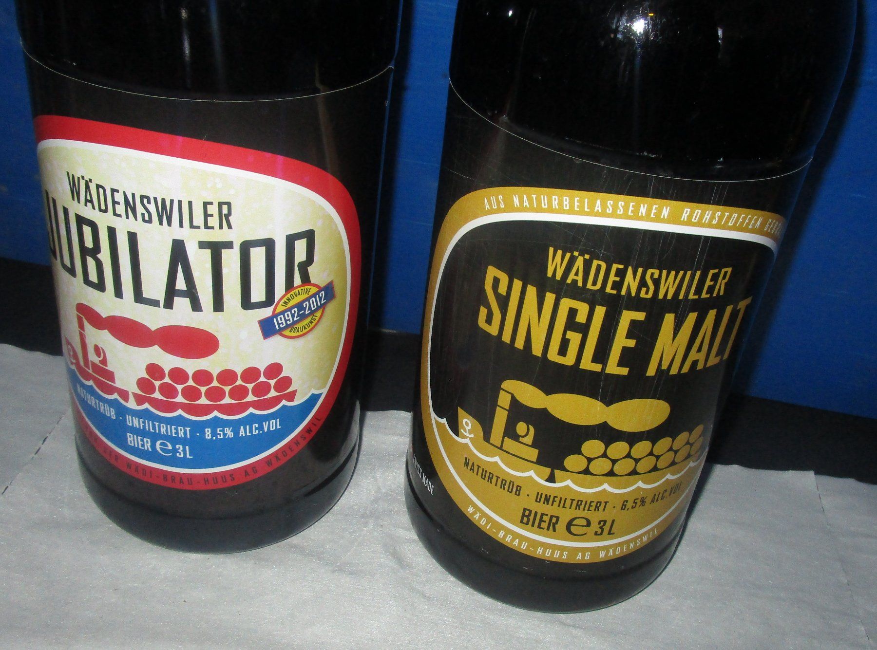 Bicchieri, Caraffe & Bottiglie: 2 Jubiläum Bierflaschen 3 L Wädenswiler – Usato da Wädenswil venduto da Freizeitspass11 2